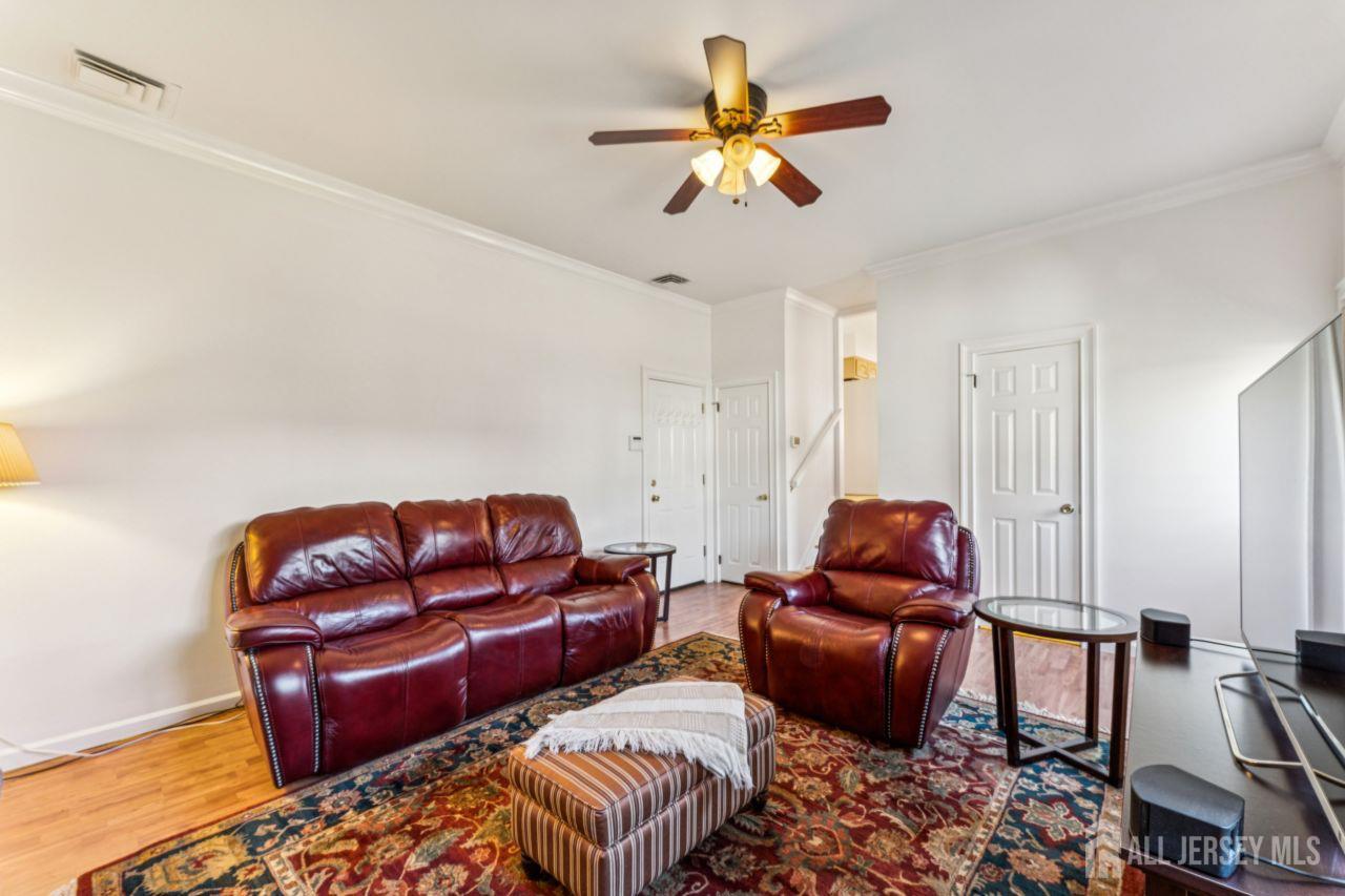 8 Periwinkle Place, Colonia, NJ, 07067