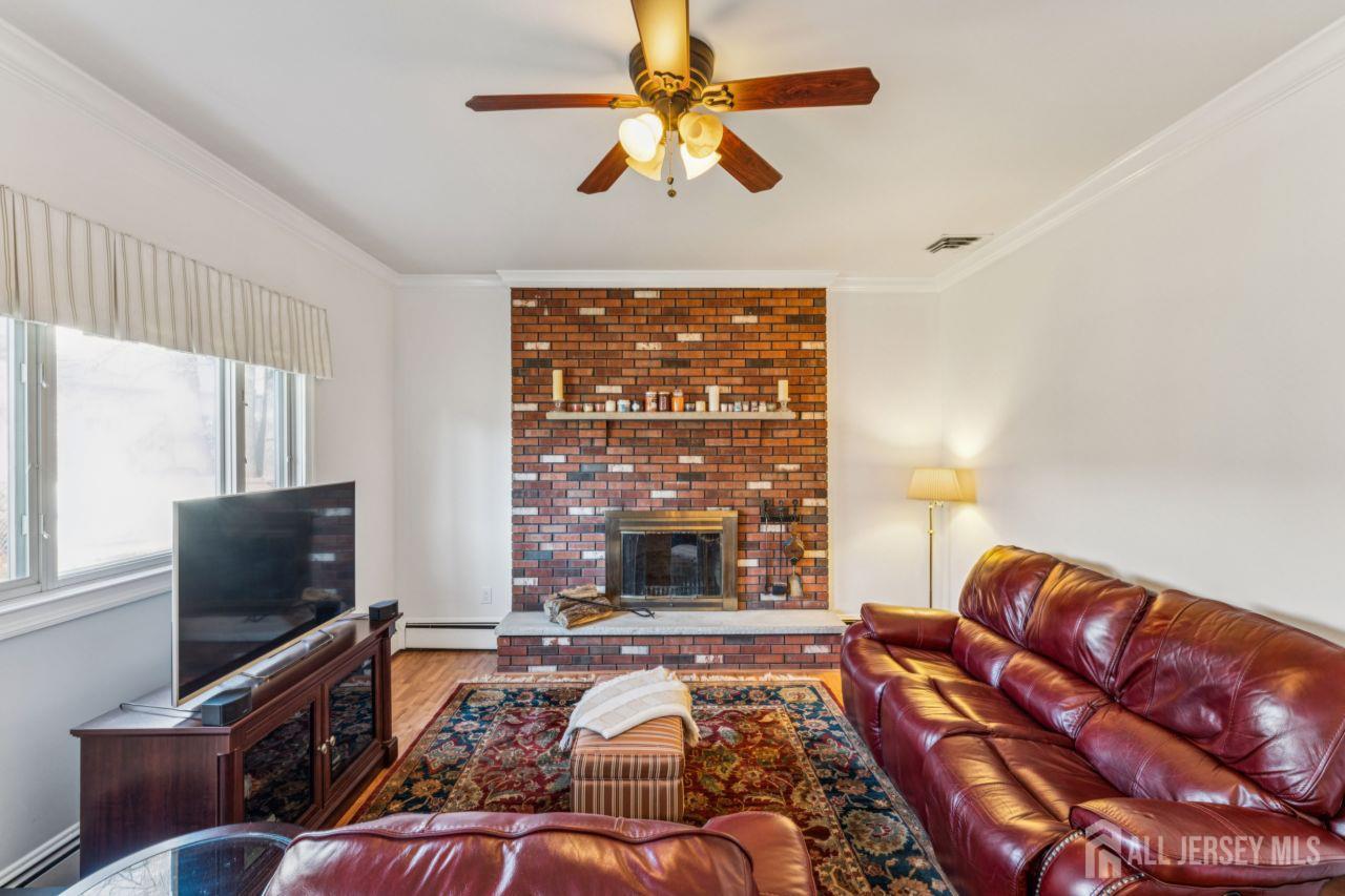 8 Periwinkle Place, Colonia, NJ, 07067