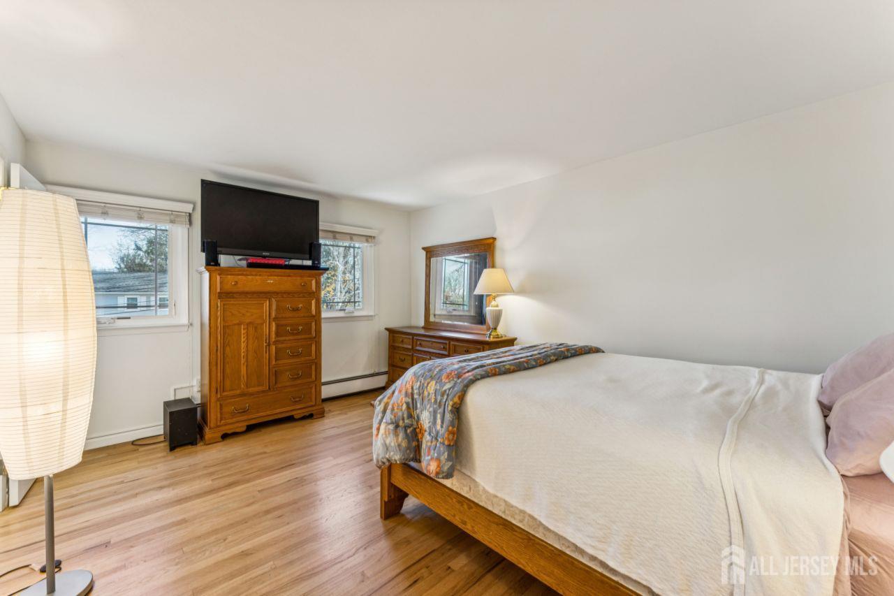 8 Periwinkle Place, Colonia, NJ, 07067