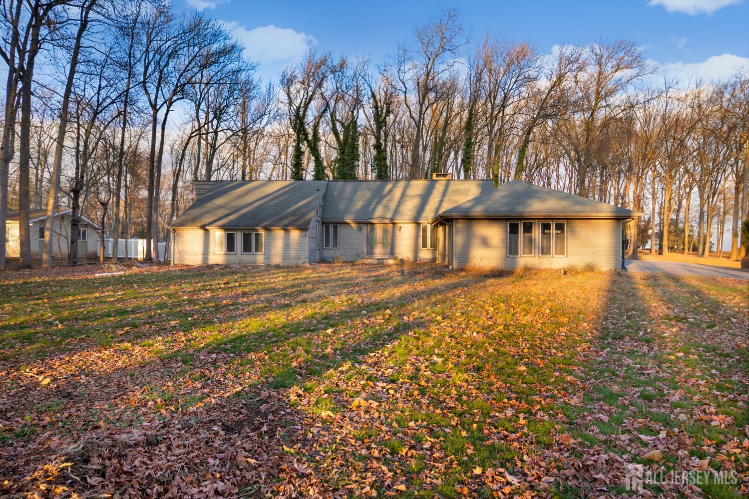 Homes for sale in Colonia, NJ | 20 Cambridge Dr, Colonia, NJ 07067 | MLS# 2608161R