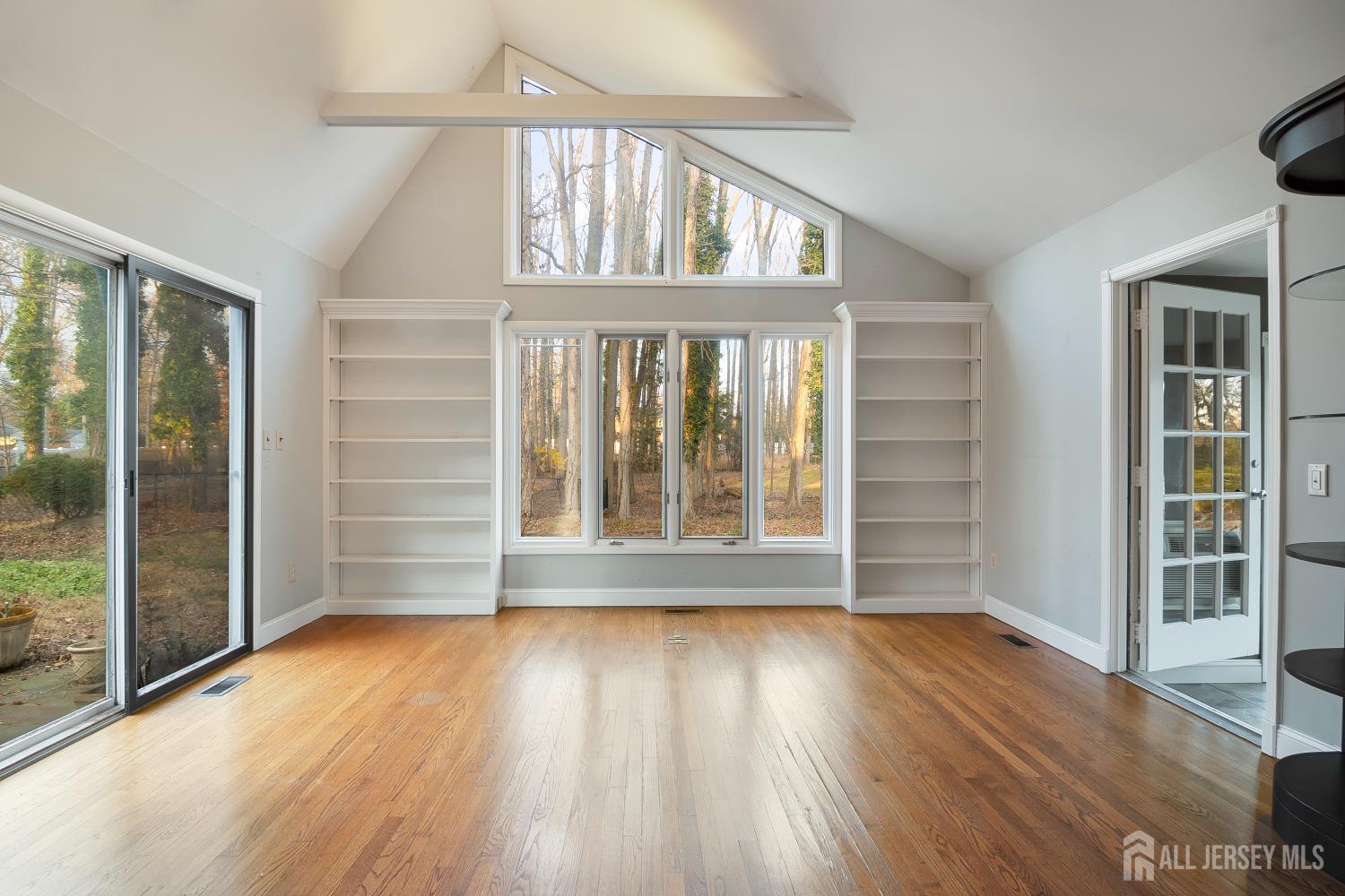 Homes for sale in Colonia, NJ | 20 Cambridge Dr, Colonia, NJ 07067 | MLS# 2608161R