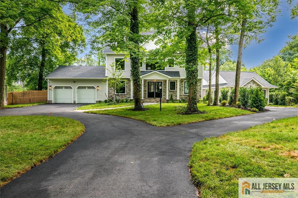 Photo of 569 Riverside Drive