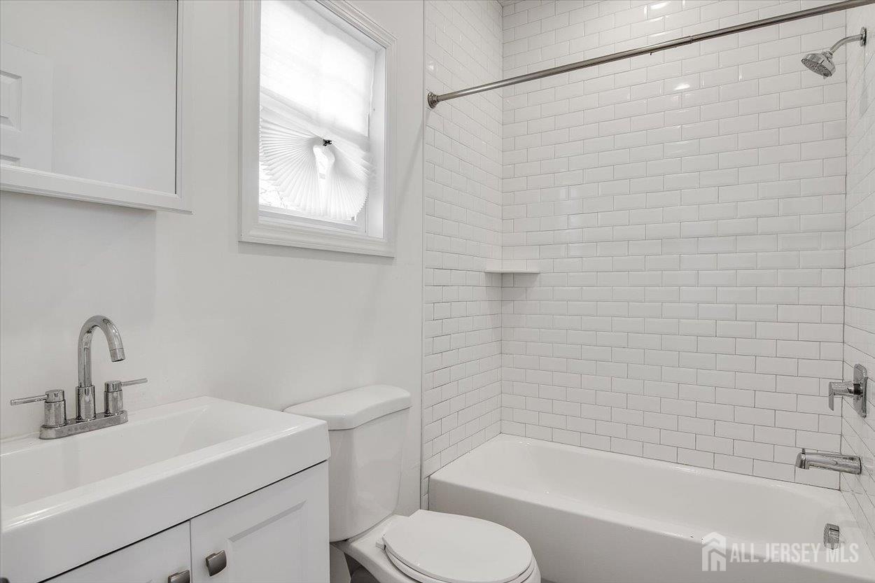 23 Carlton, Edison, NJ, 08837