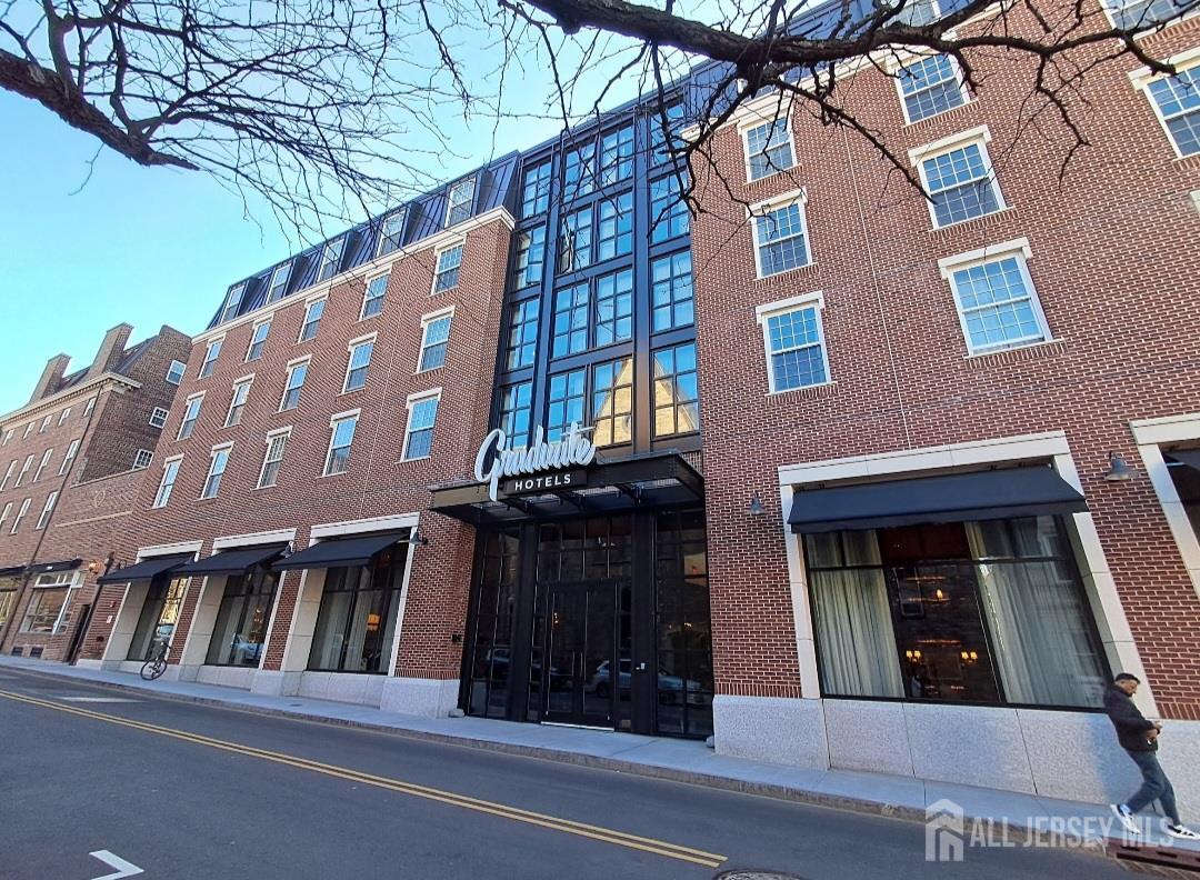 0 W 11 Chambers, Princeton, NJ, 08542