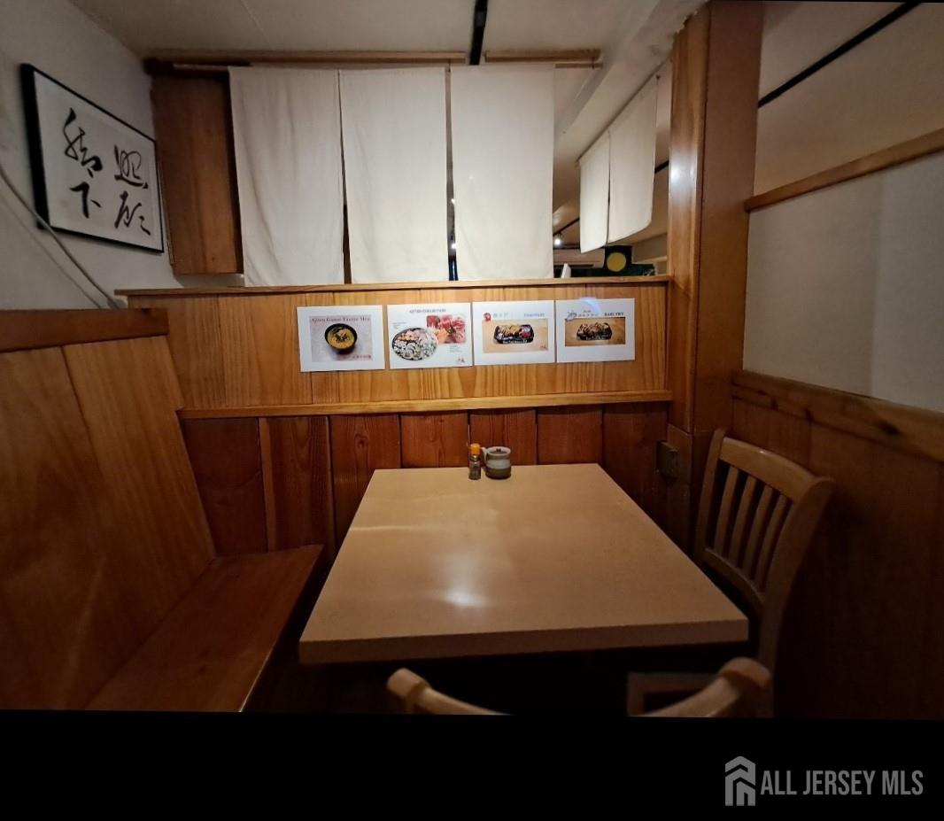 0 W 11 Chambers, Princeton, NJ, 08542