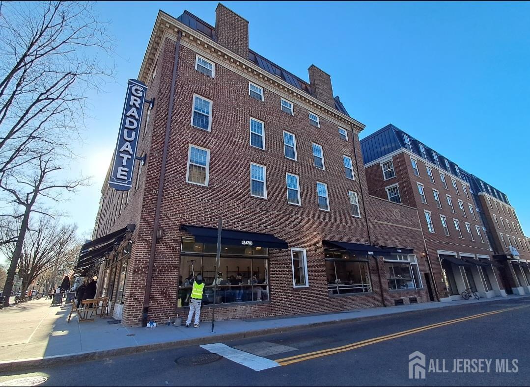 0 W 11 Chambers, Princeton, NJ, 08542