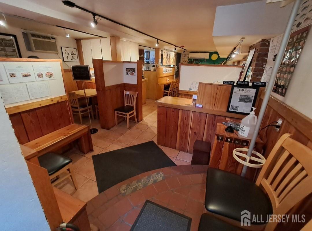 0 W 11 Chambers, Princeton, NJ, 08542