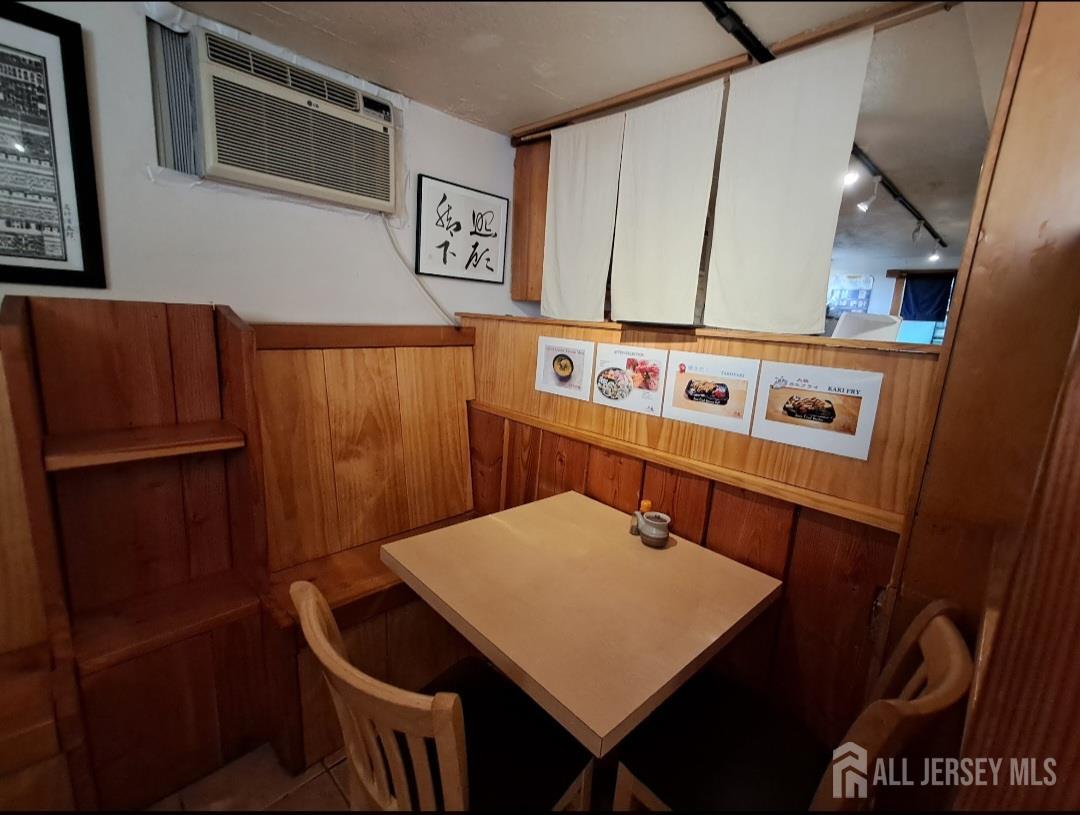 0 W 11 Chambers, Princeton, NJ, 08542