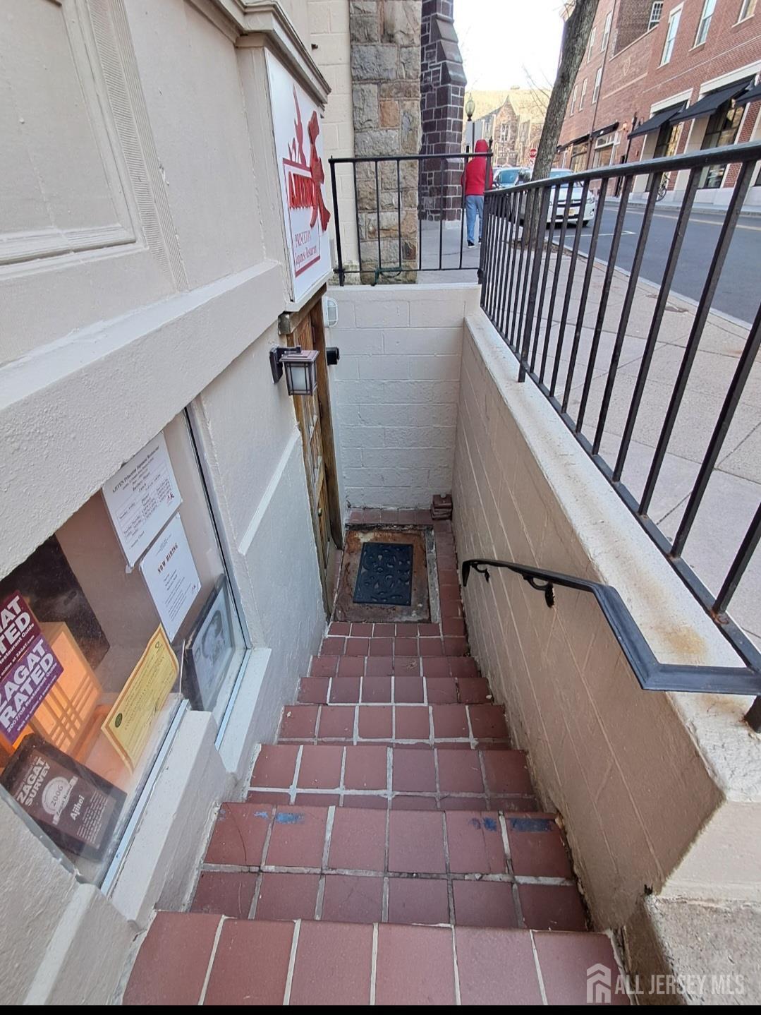 0 W 11 Chambers, Princeton, NJ, 08542