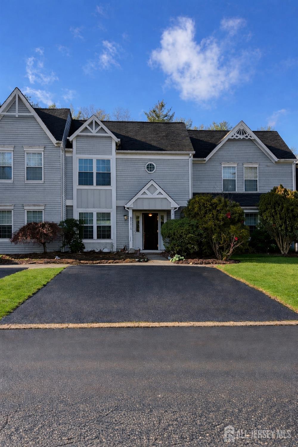 Homes for sale in East Brunswick, NJ | 5 Lawry Ct, East Brunswick, NJ 08816 | MLS# 2608695R