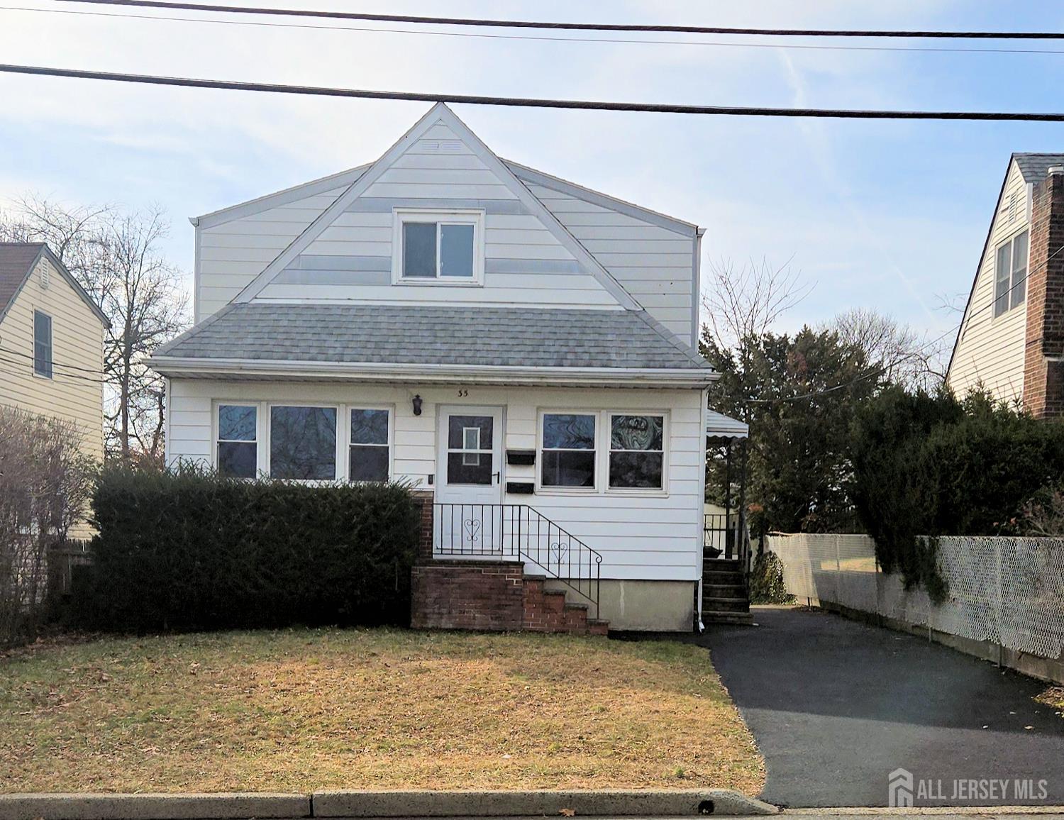 Homes for Sale in Iselin, NJ