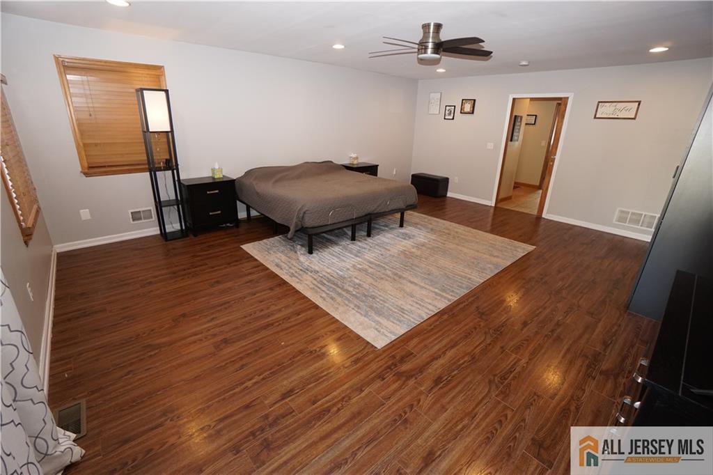 40 W Hill Road, Colonia, NJ, 07067