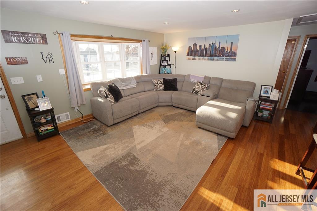 40 W Hill Road, Colonia, NJ, 07067