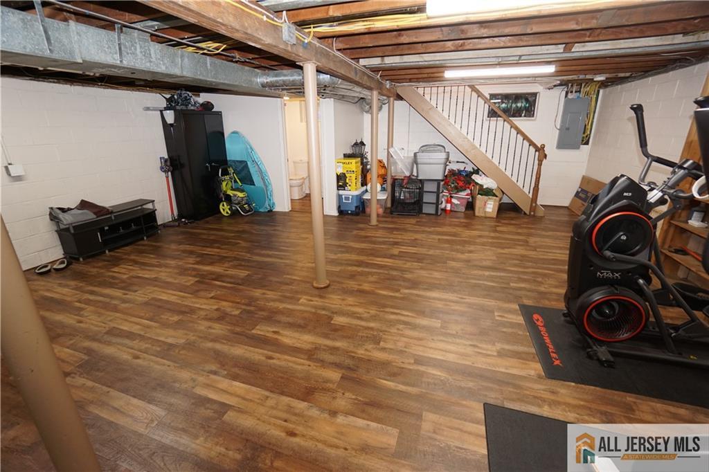 40 W Hill Road, Colonia, NJ, 07067