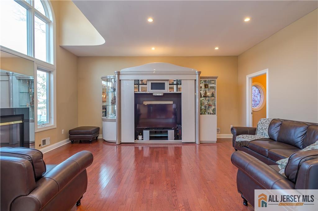 53 Princeton Avenue, Colonia, NJ, 07067