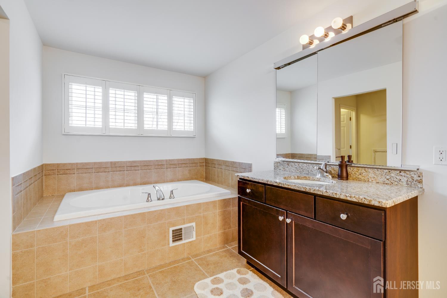 49 Summit, South Brunswick, NJ, 08816