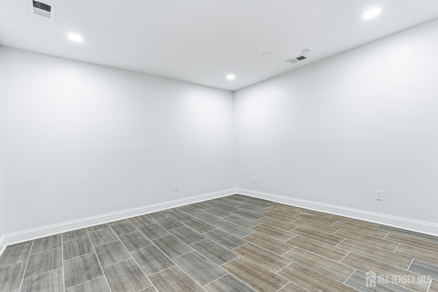 4 Hemlock Drive, Edison, NJ, 08820