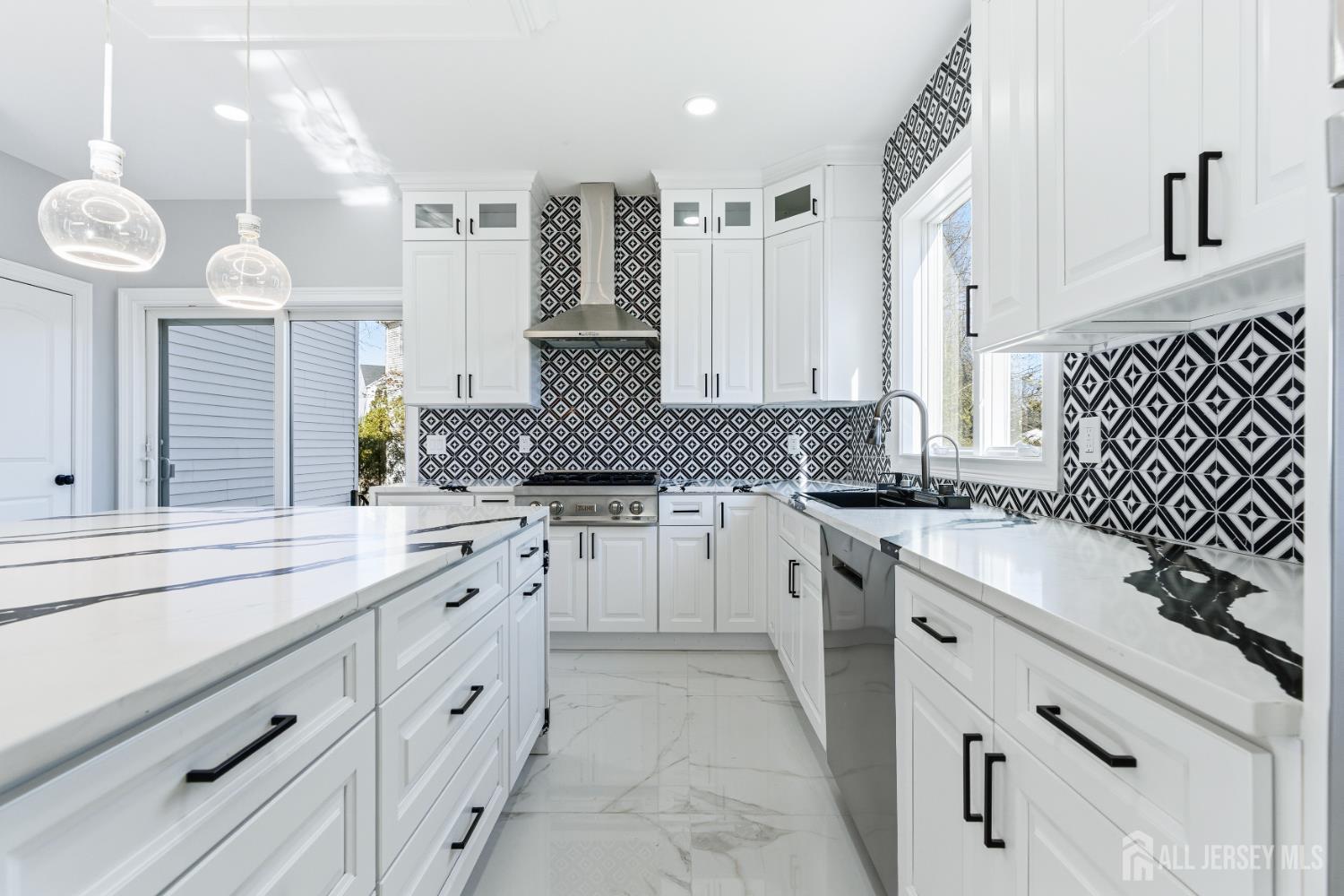 4 Hemlock Drive, Edison, NJ, 08820