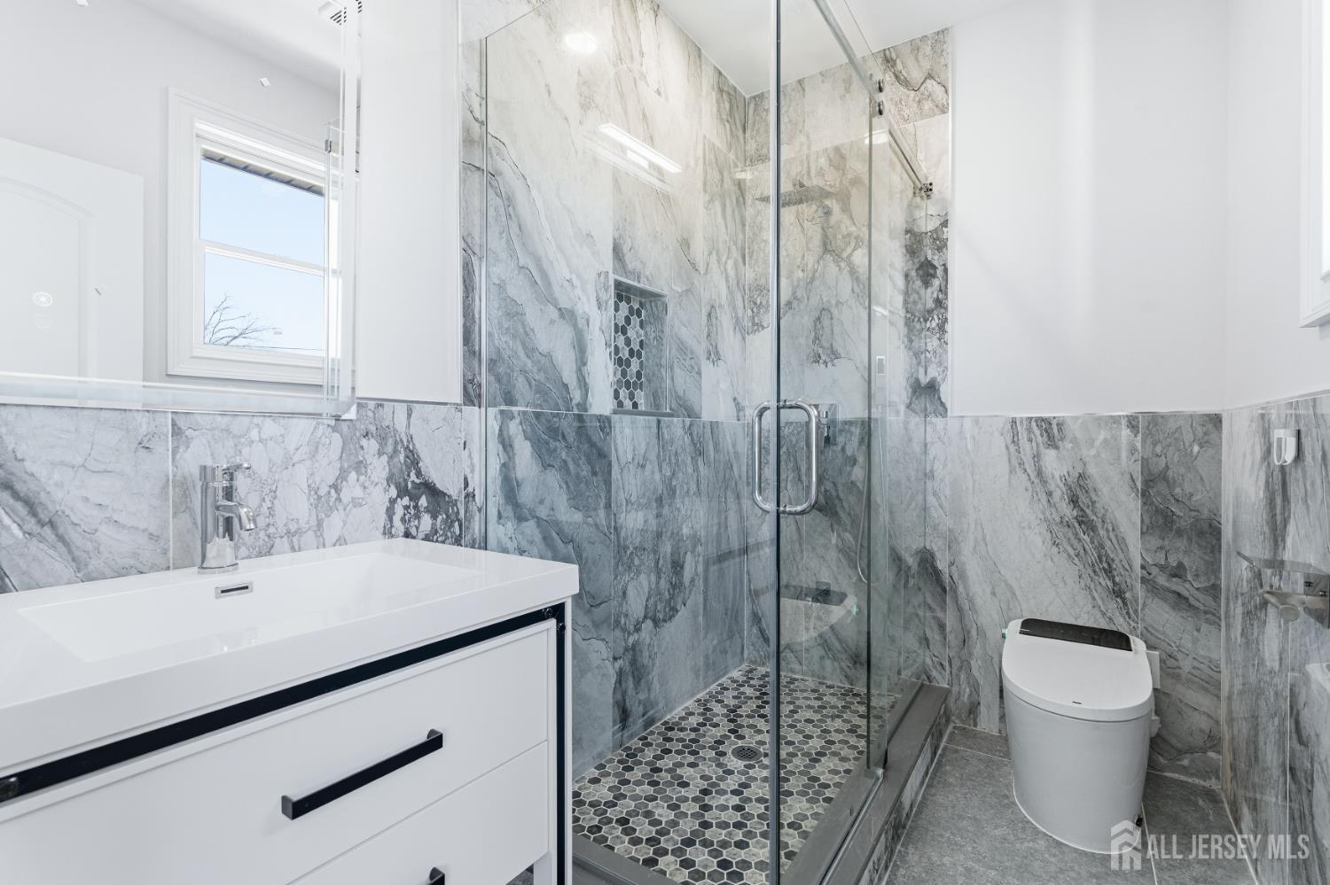 4 Hemlock Drive, Edison, NJ, 08820