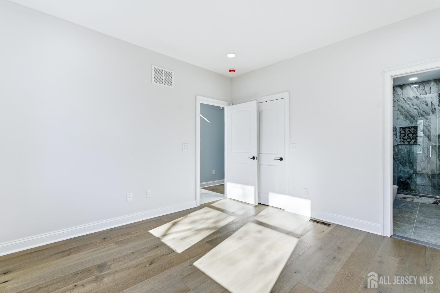 4 Hemlock Drive, Edison, NJ, 08820