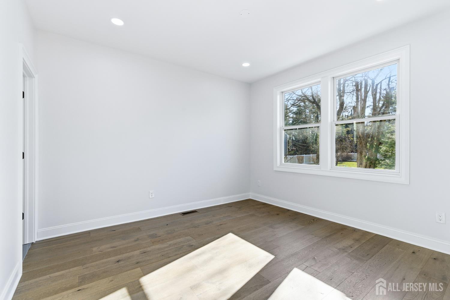 4 Hemlock Drive, Edison, NJ, 08820