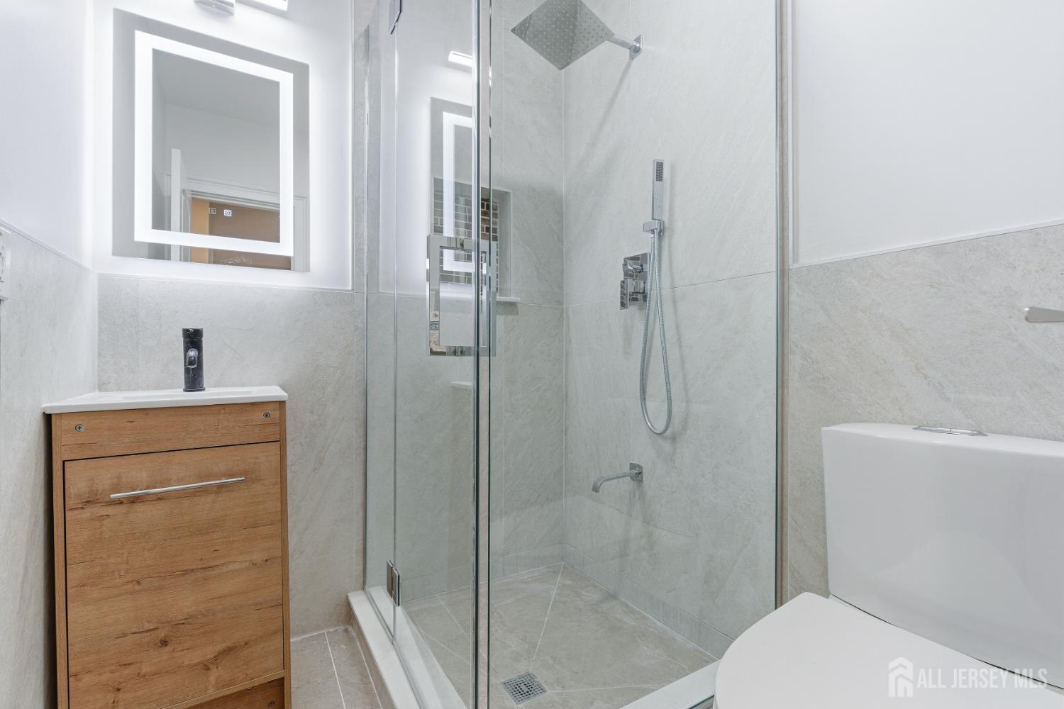 4 Hemlock Drive, Edison, NJ, 08820