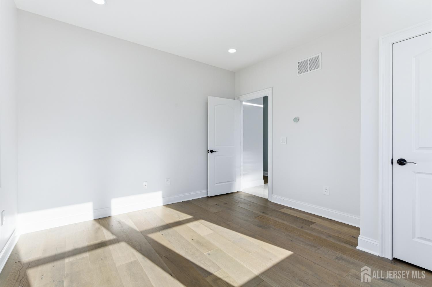 4 Hemlock Drive, Edison, NJ, 08820