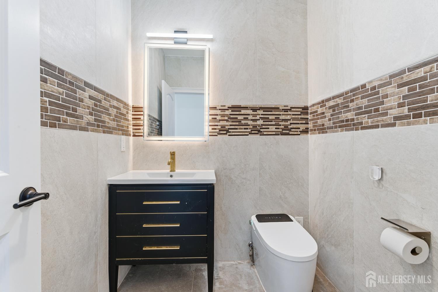 4 Hemlock Drive, Edison, NJ, 08820