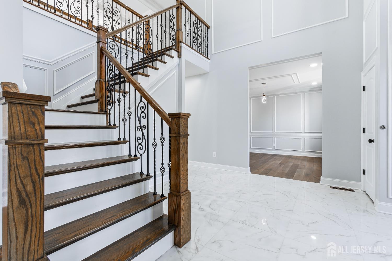 4 Hemlock Drive, Edison, NJ, 08820