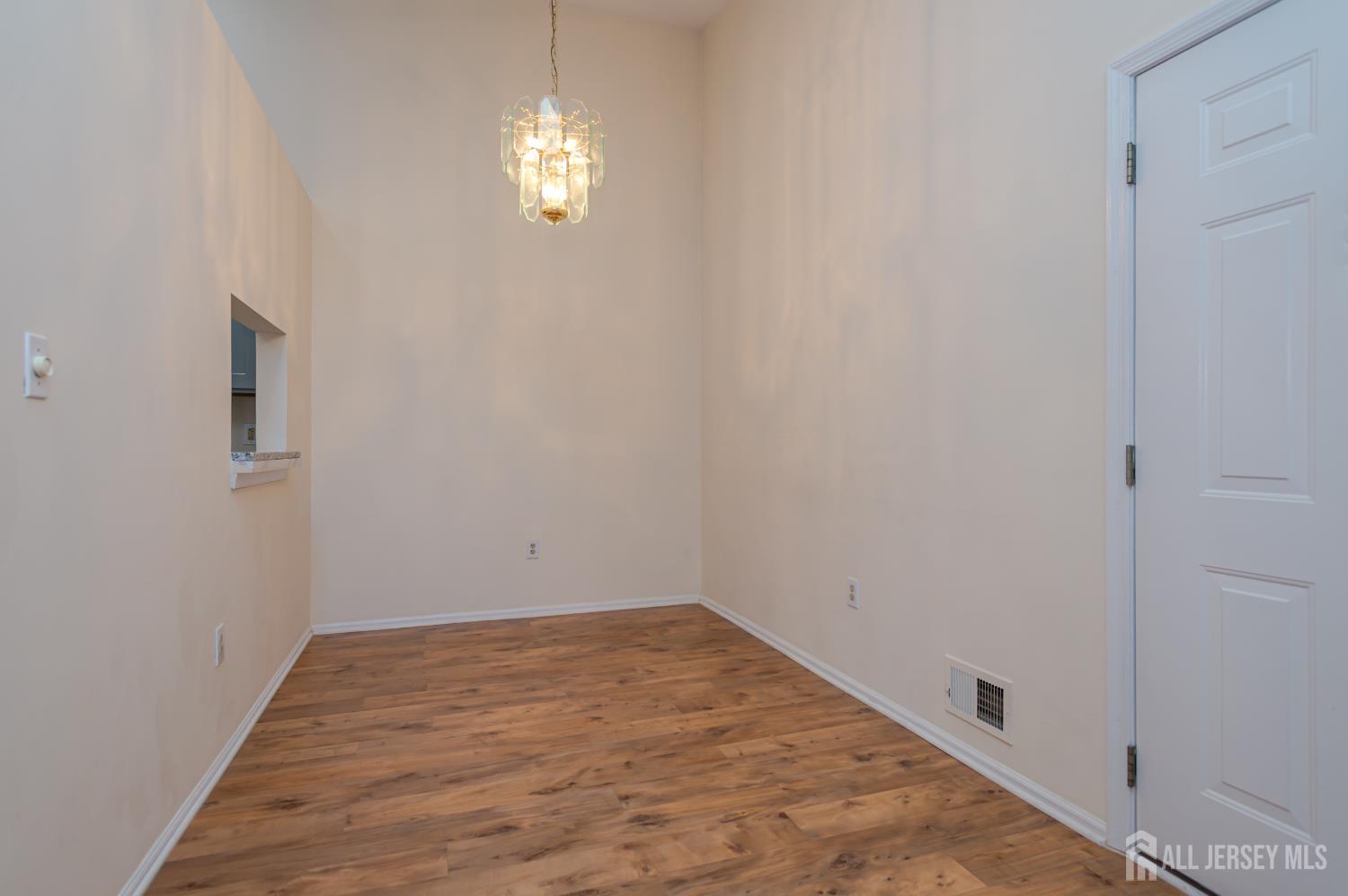 29 Amberly, Franklin, NJ, 08823