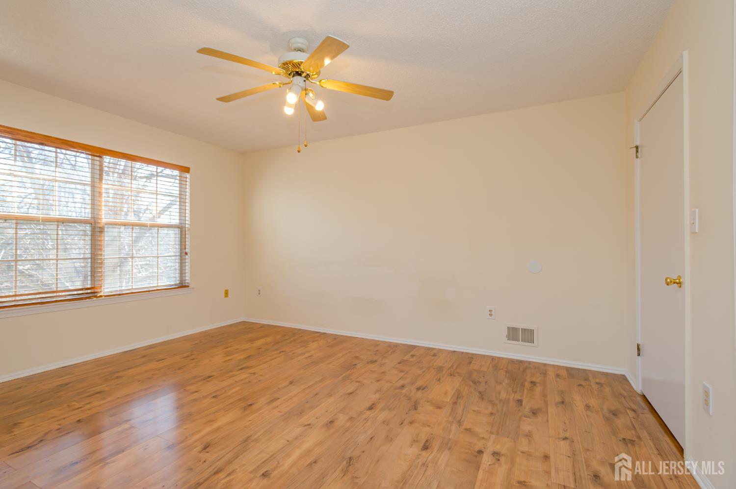 29 Amberly, Franklin, NJ, 08823