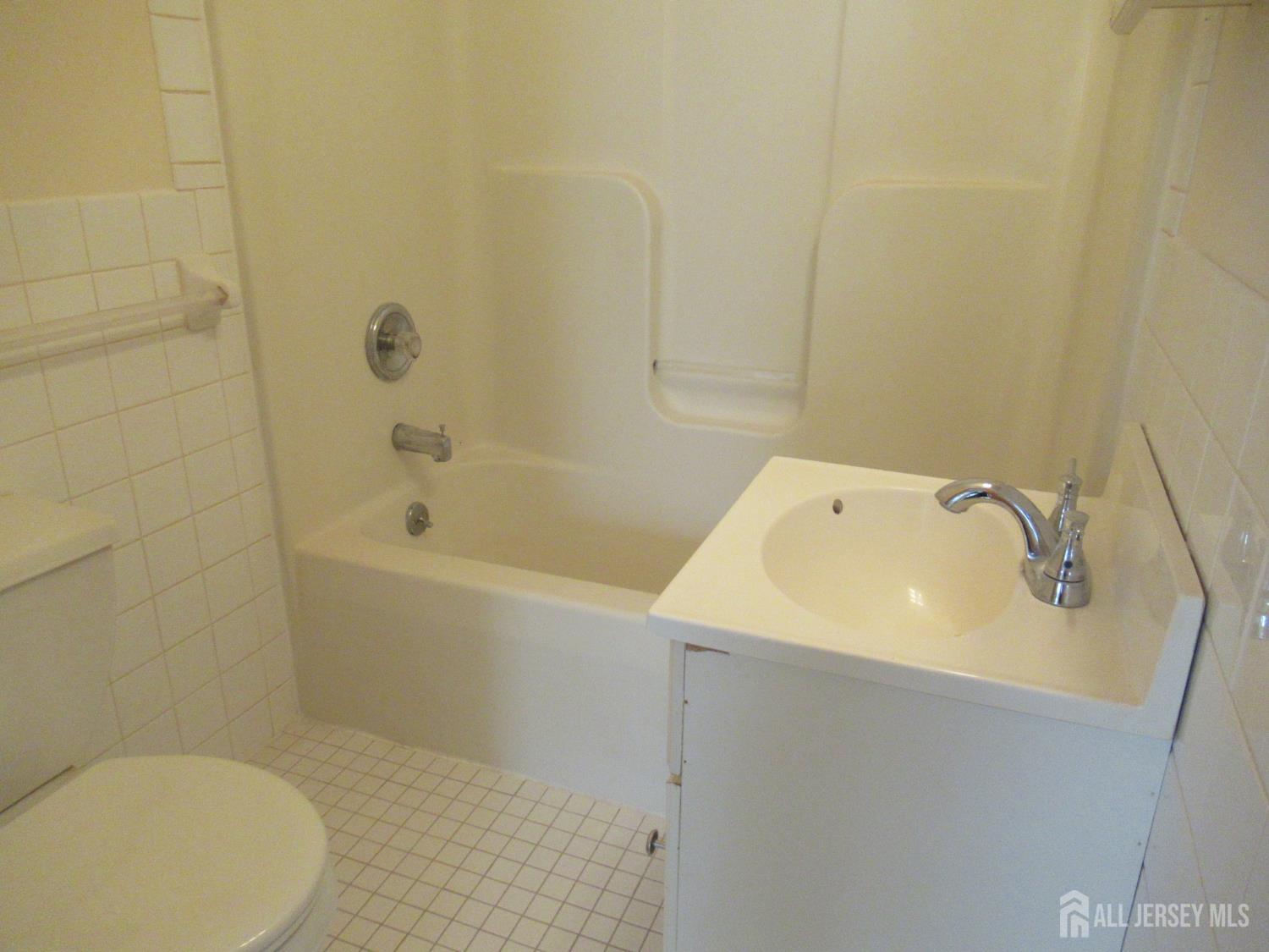 38 Eisenhower Drive, Sayreville, NJ, 08872