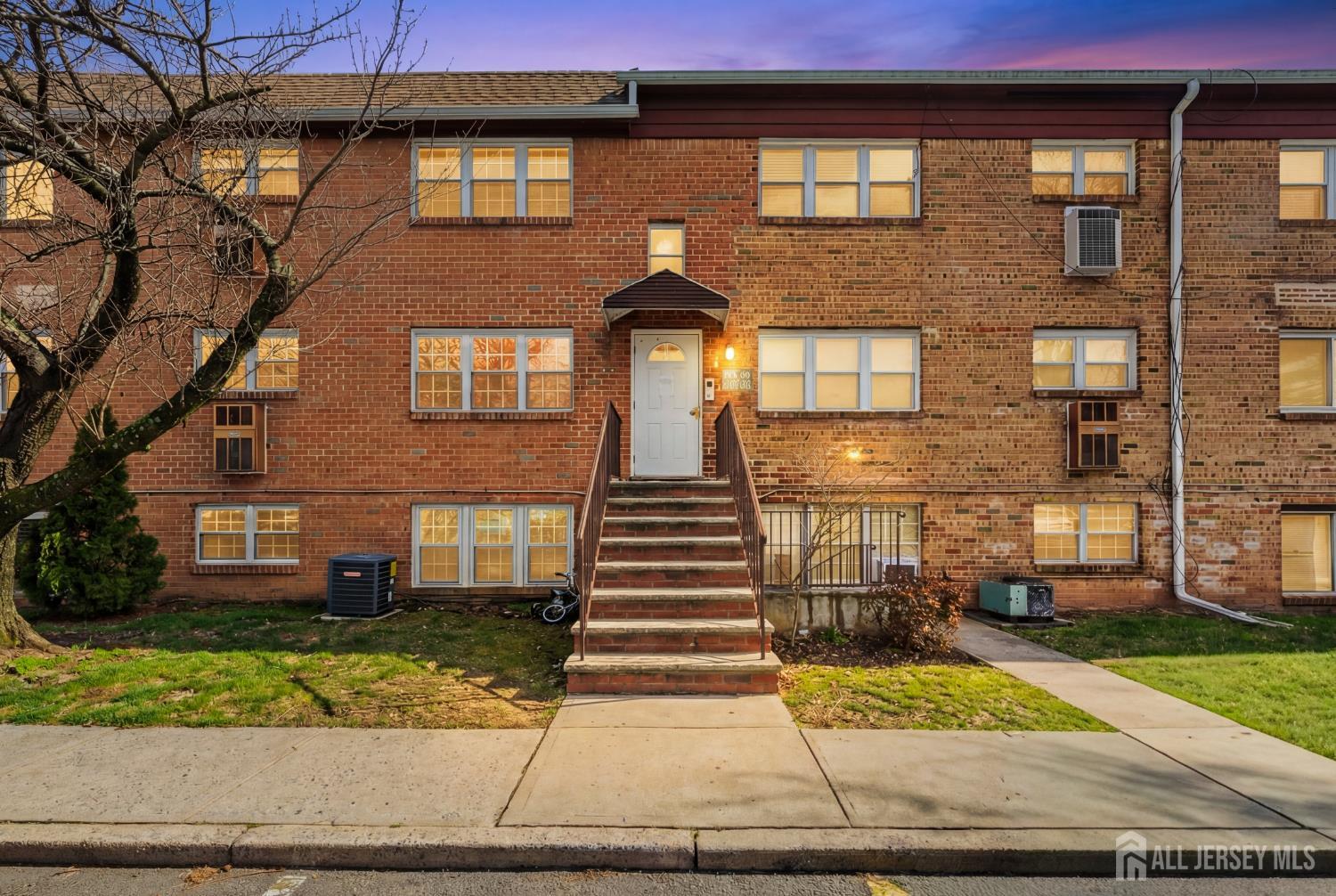 Photo of 450 College Drive