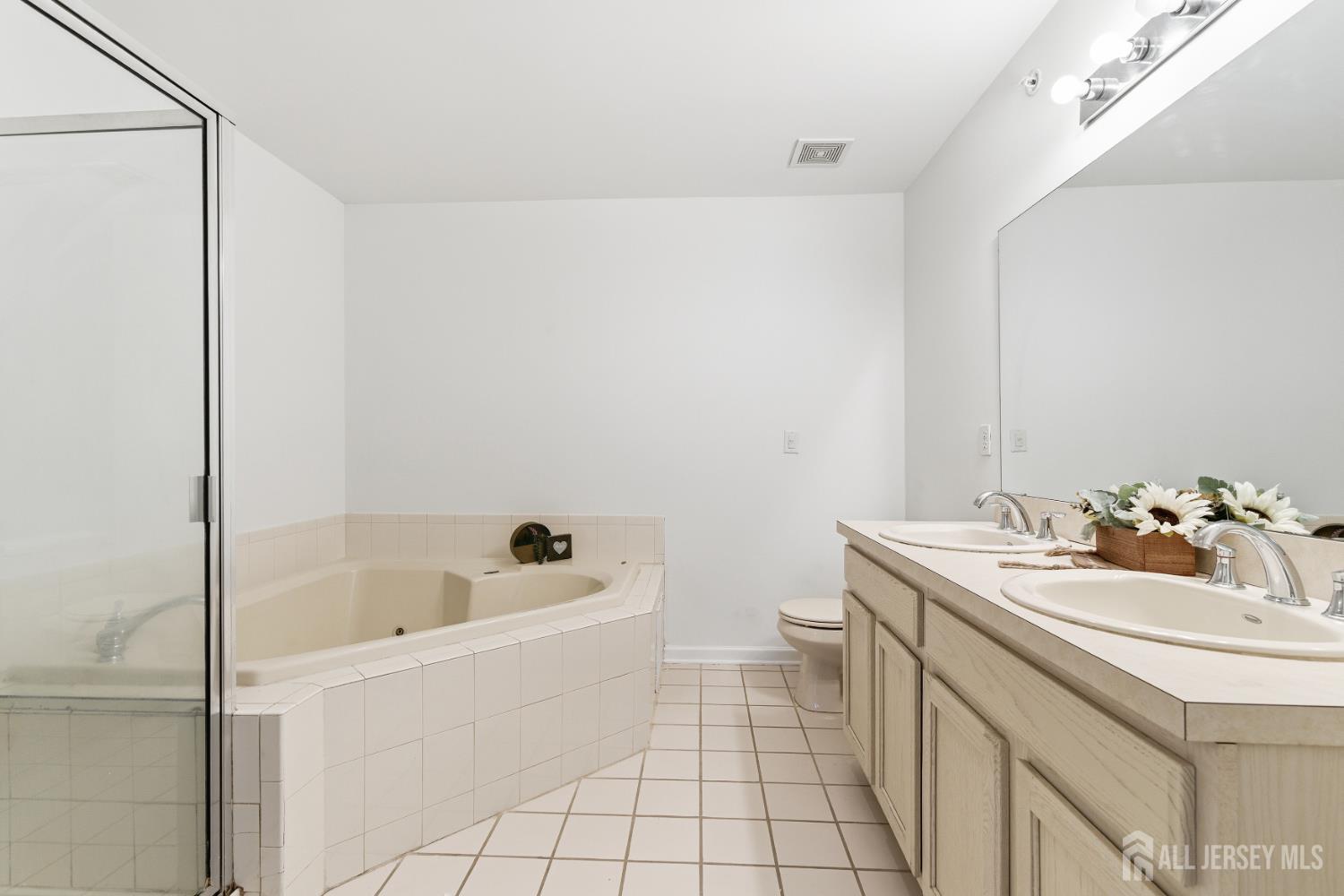 54 Forest Drive, Piscataway, NJ, 08854