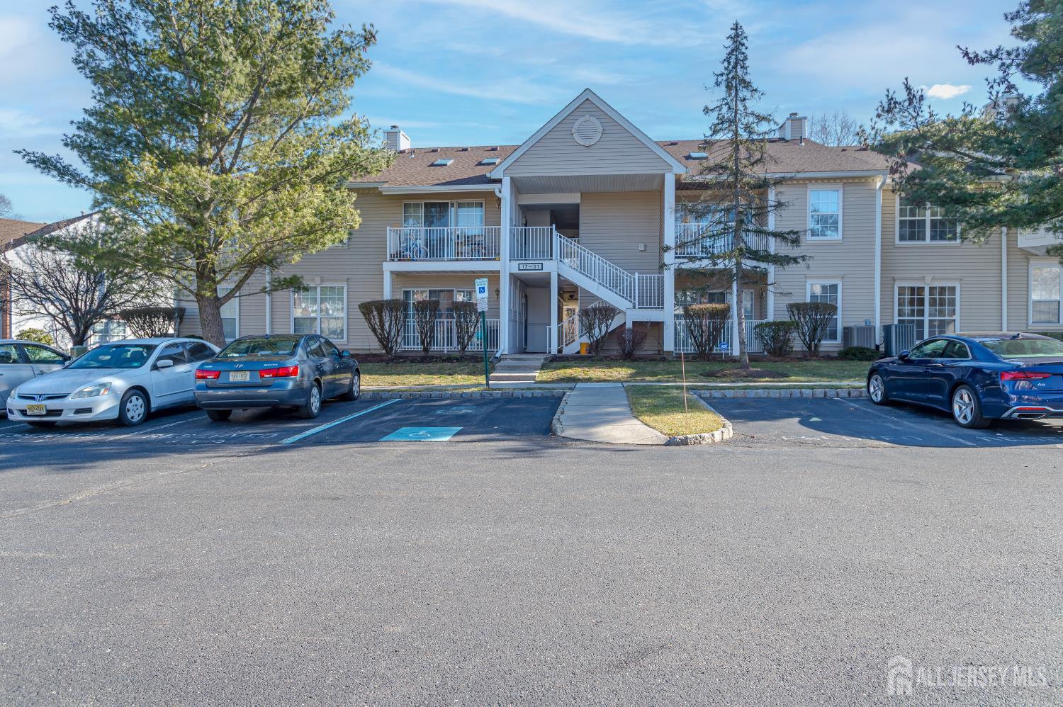 29 Amberly, Franklin, NJ, 08823