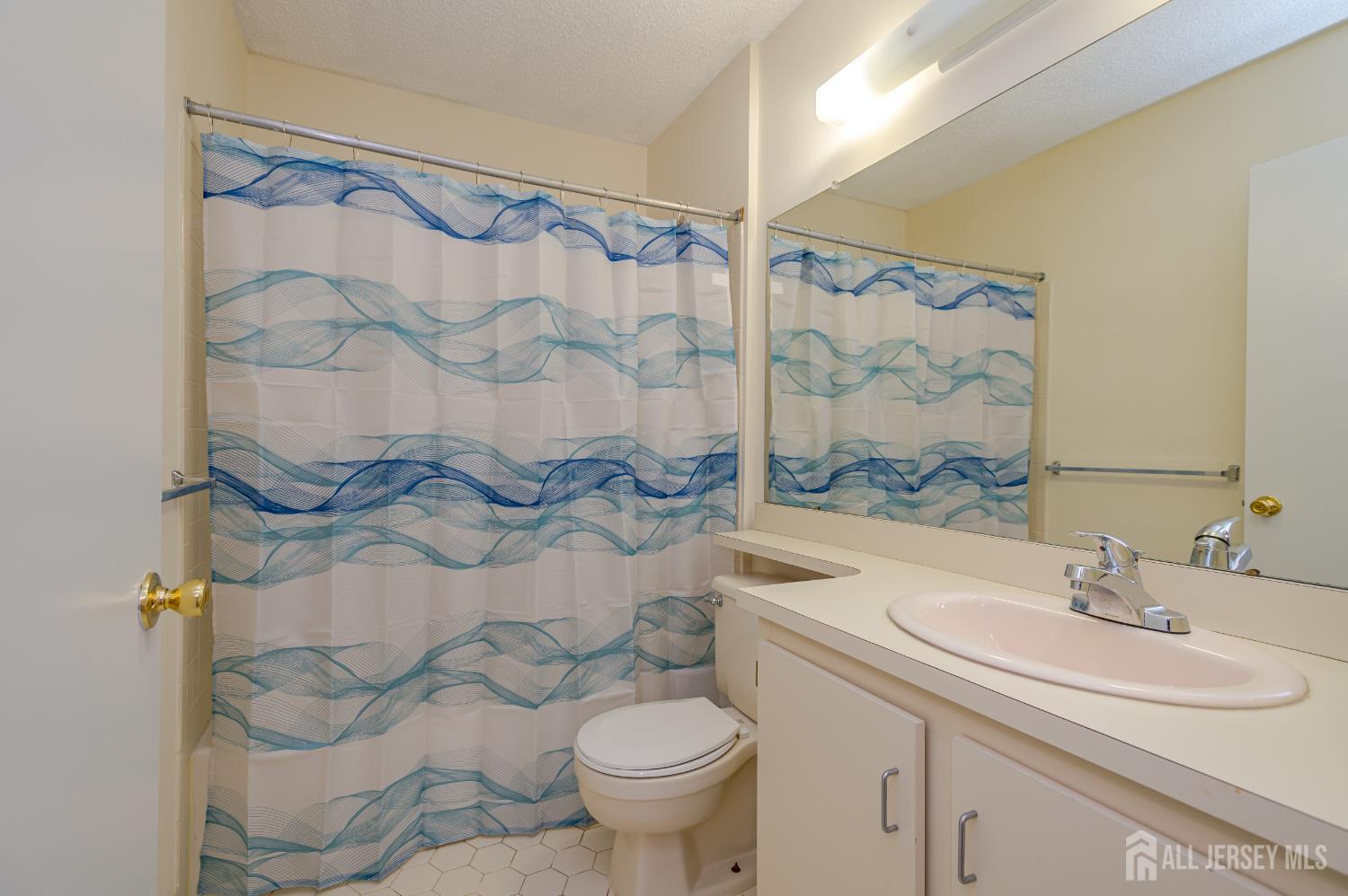 29 Amberly, Franklin, NJ, 08823