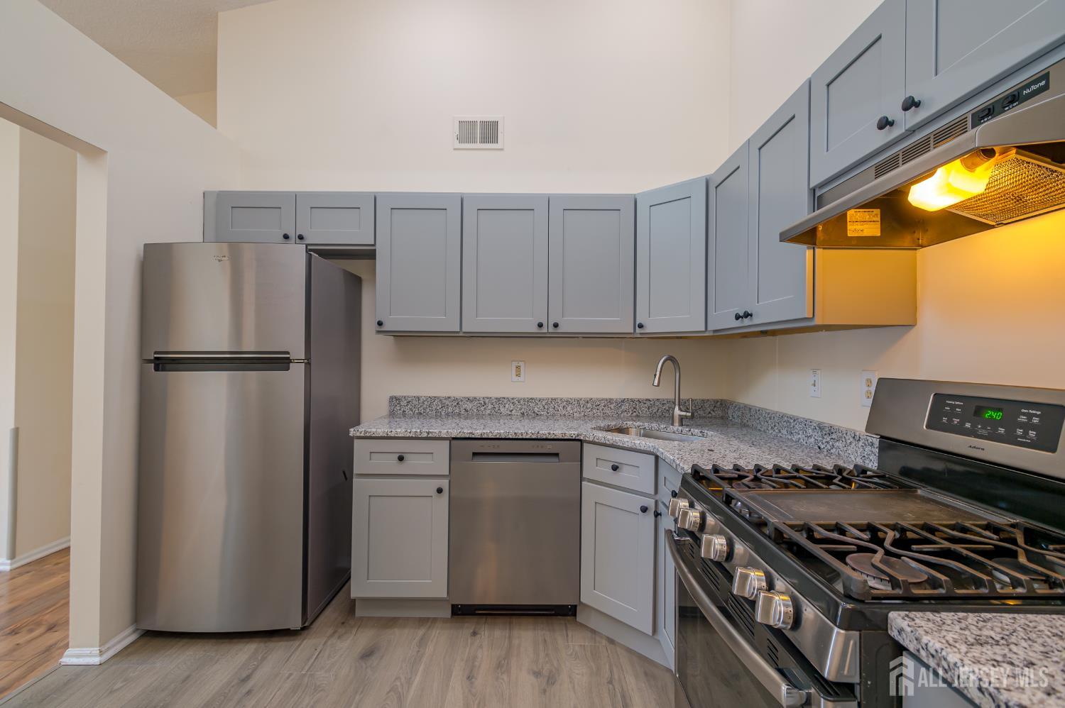 29 Amberly, Franklin, NJ, 08823