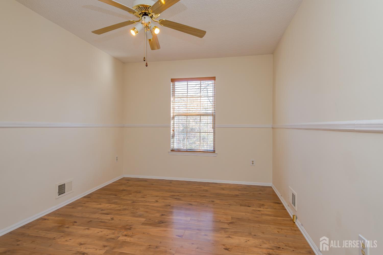 29 Amberly, Franklin, NJ, 08823