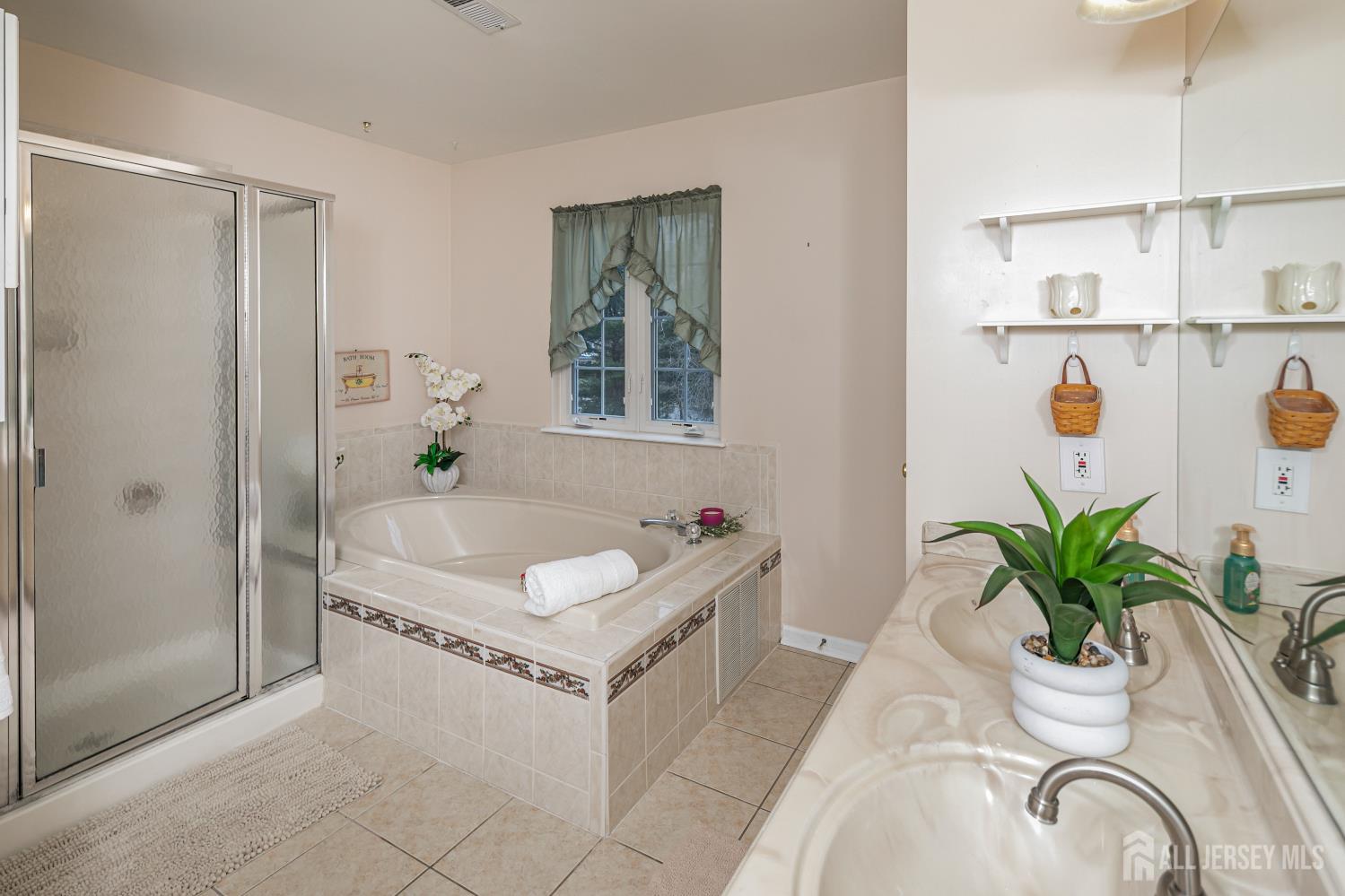 4 Gramercy Road, South Brunswick, NJ, 08852