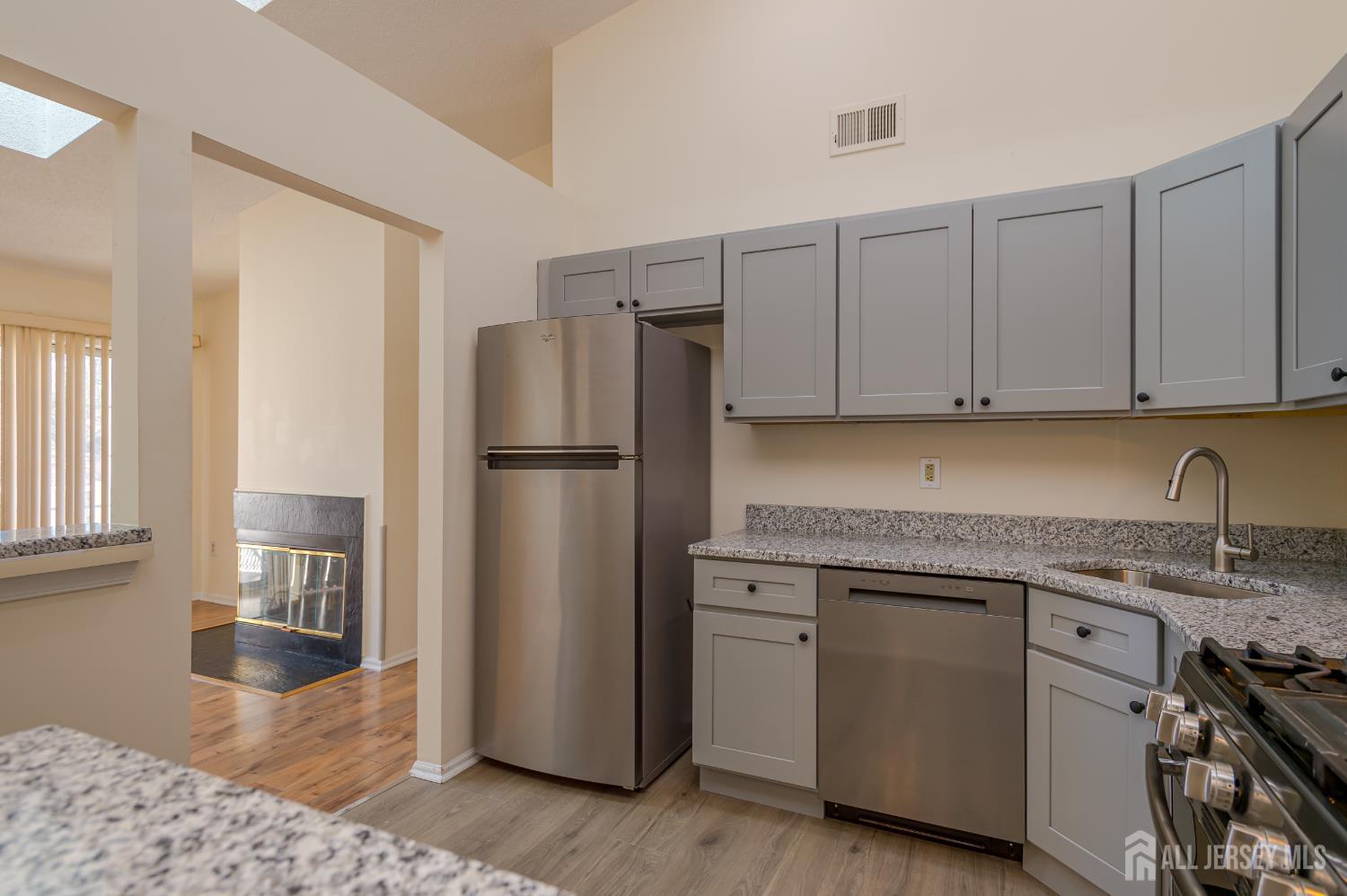 29 Amberly, Franklin, NJ, 08823