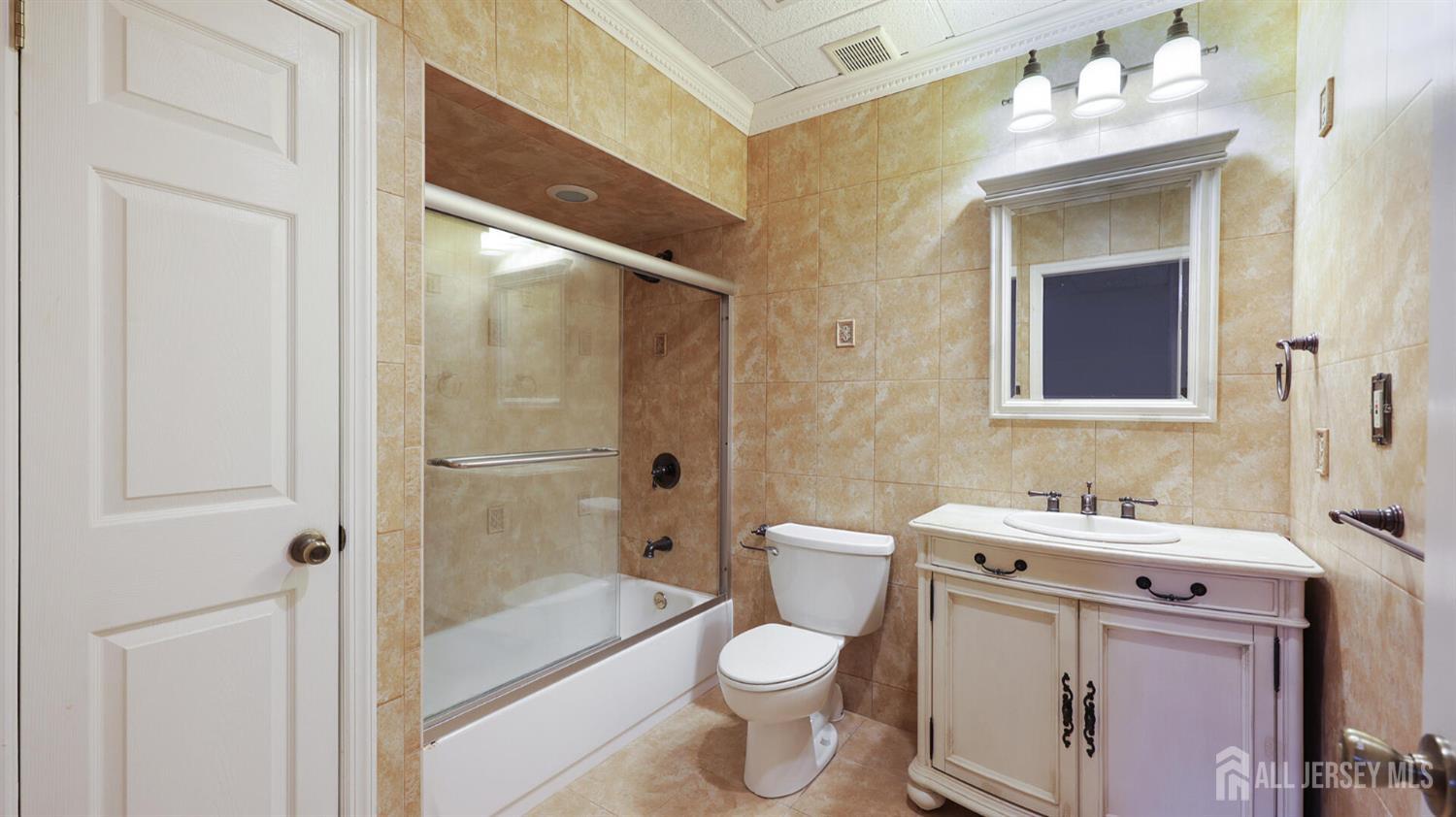 1 Hayduk Drive, Edison, NJ, 08820