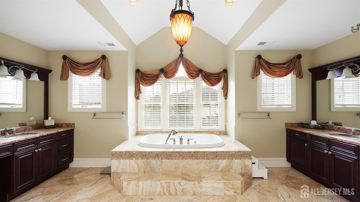 1 Hayduk Drive, Edison, NJ, 08820