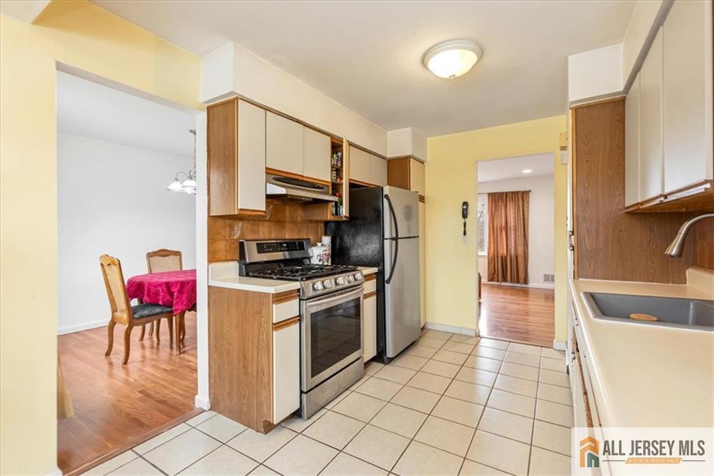 19 Lonsdale Drive, South Plainfield, NJ, 07080