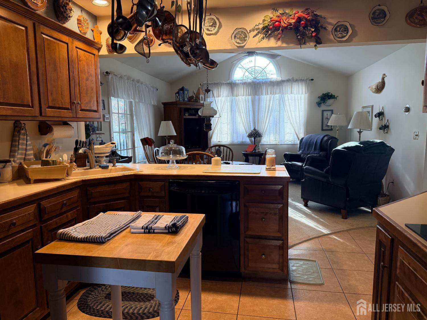 51 Adams Street, Edison, NJ, 08820 51 Adams Street, Edison, NJ, 08820