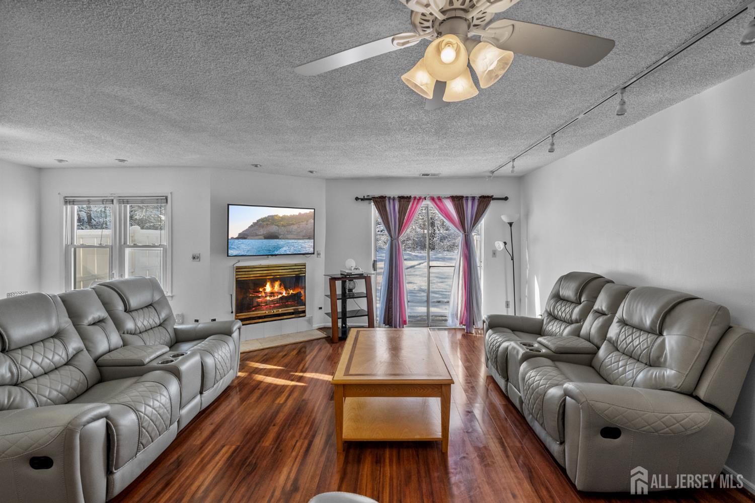 Homes for sale in Parlin, NJ | 99 Woodmere Dr, Parlin, NJ 08859 | MLS# 2609944R