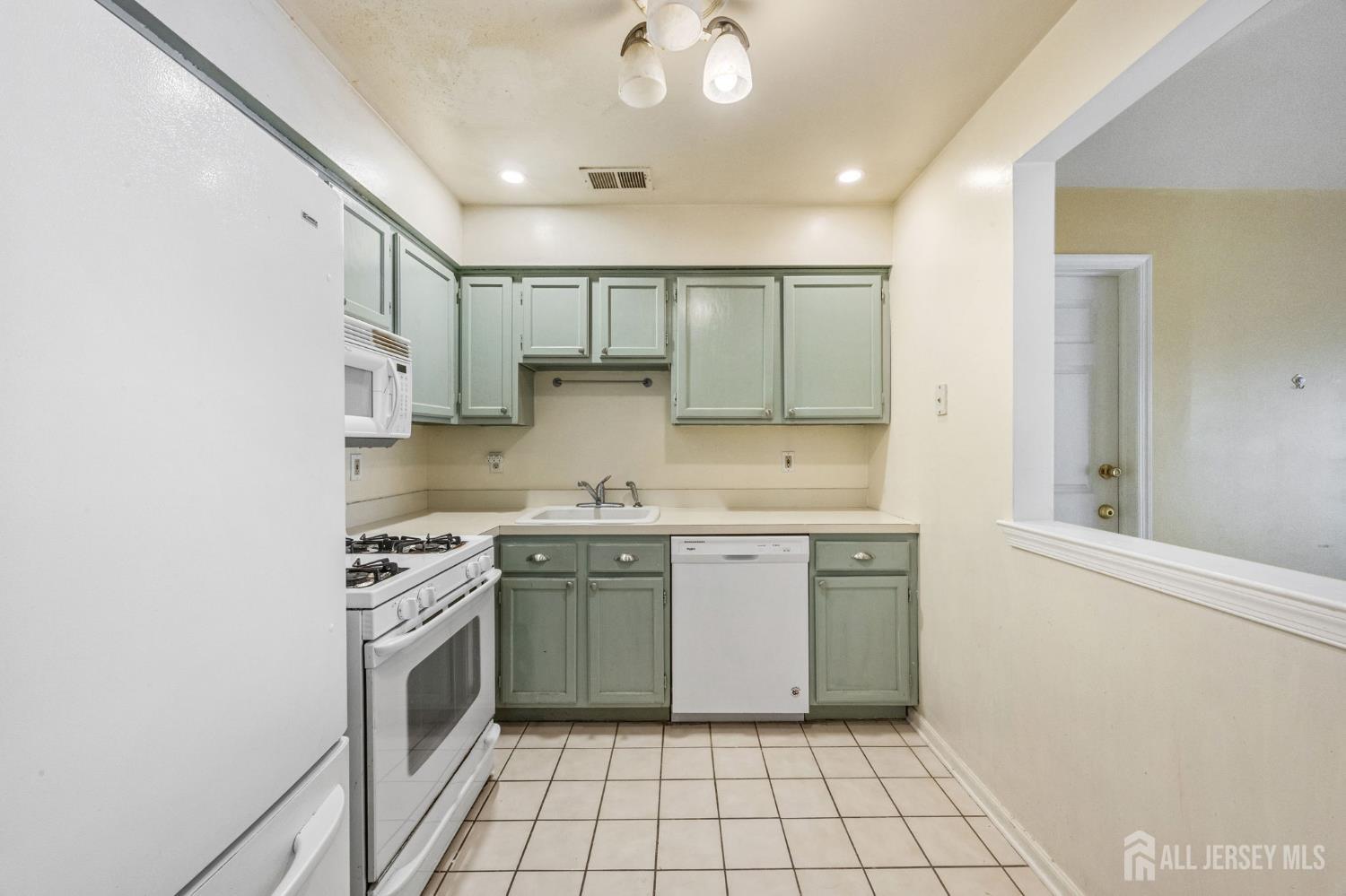 1036 Waterford, Edison, NJ, 08817