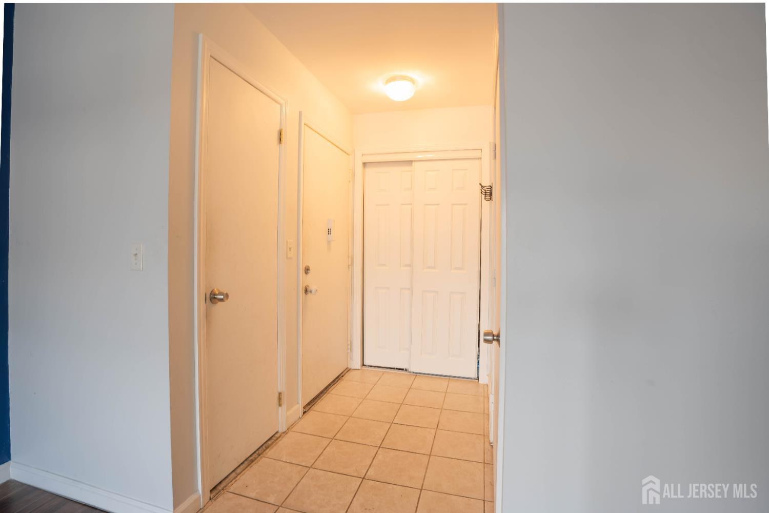 2-Z Avon, East Windsor, NJ, 08520