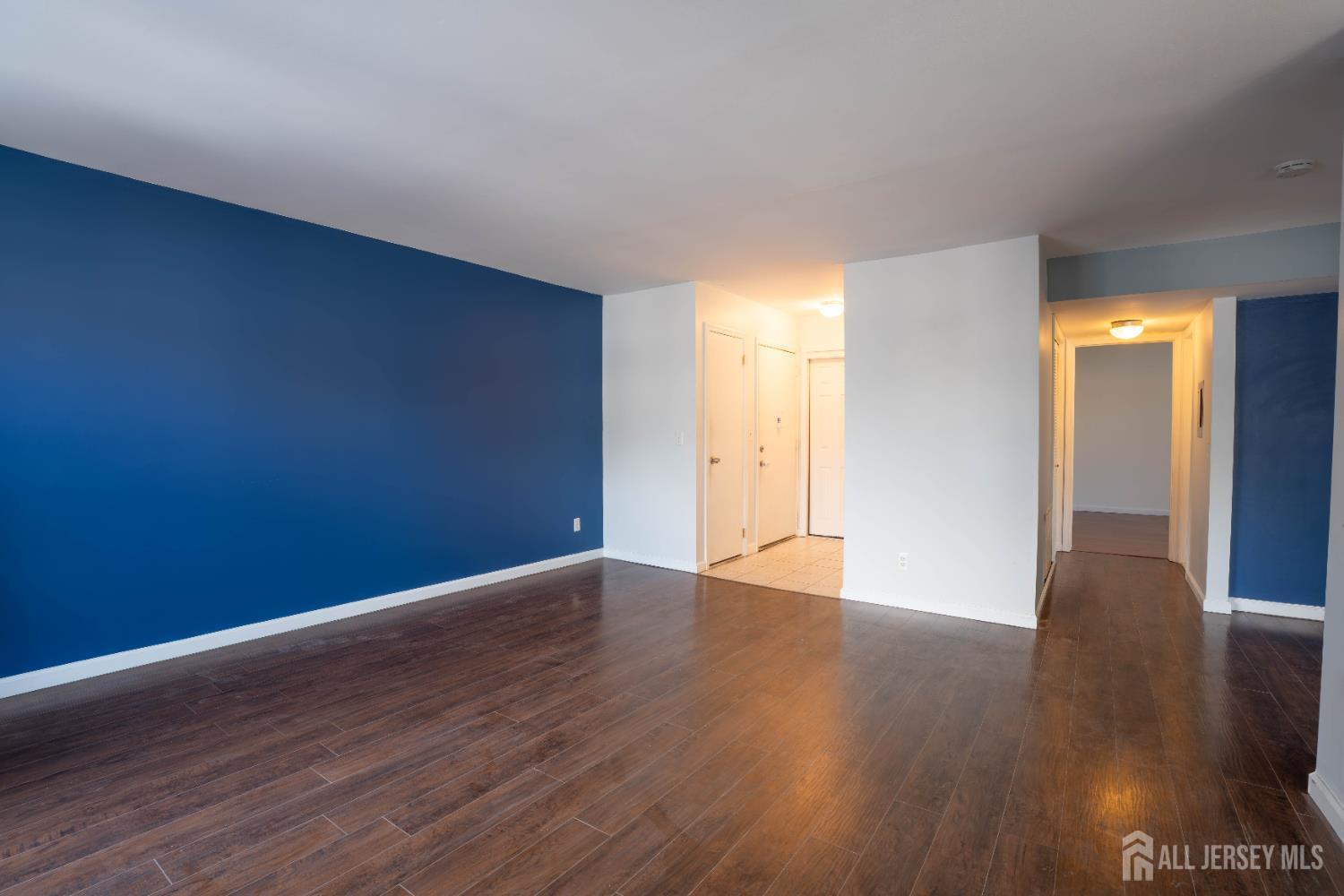 2-Z Avon, East Windsor, NJ, 08520