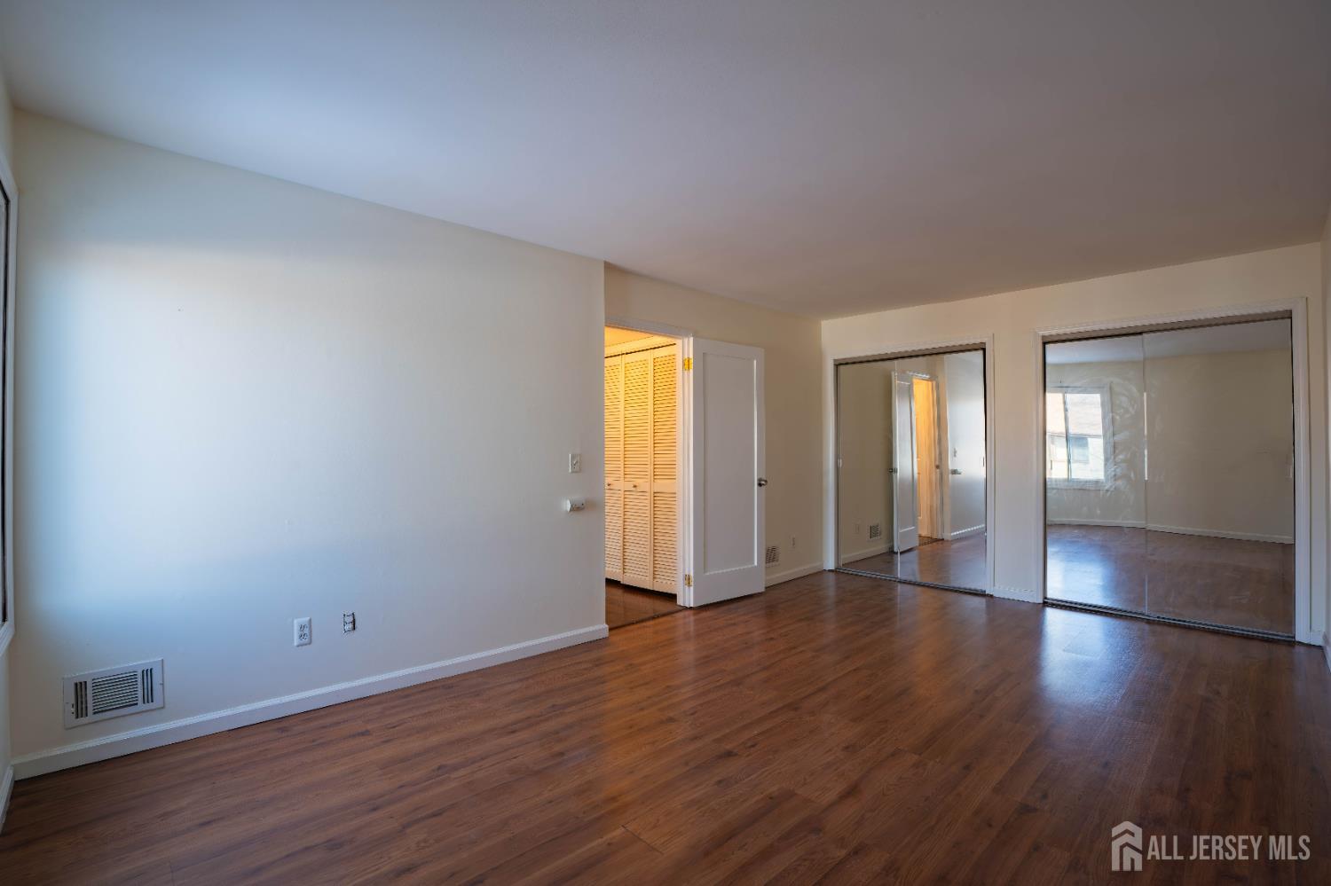 2-Z Avon, East Windsor, NJ, 08520