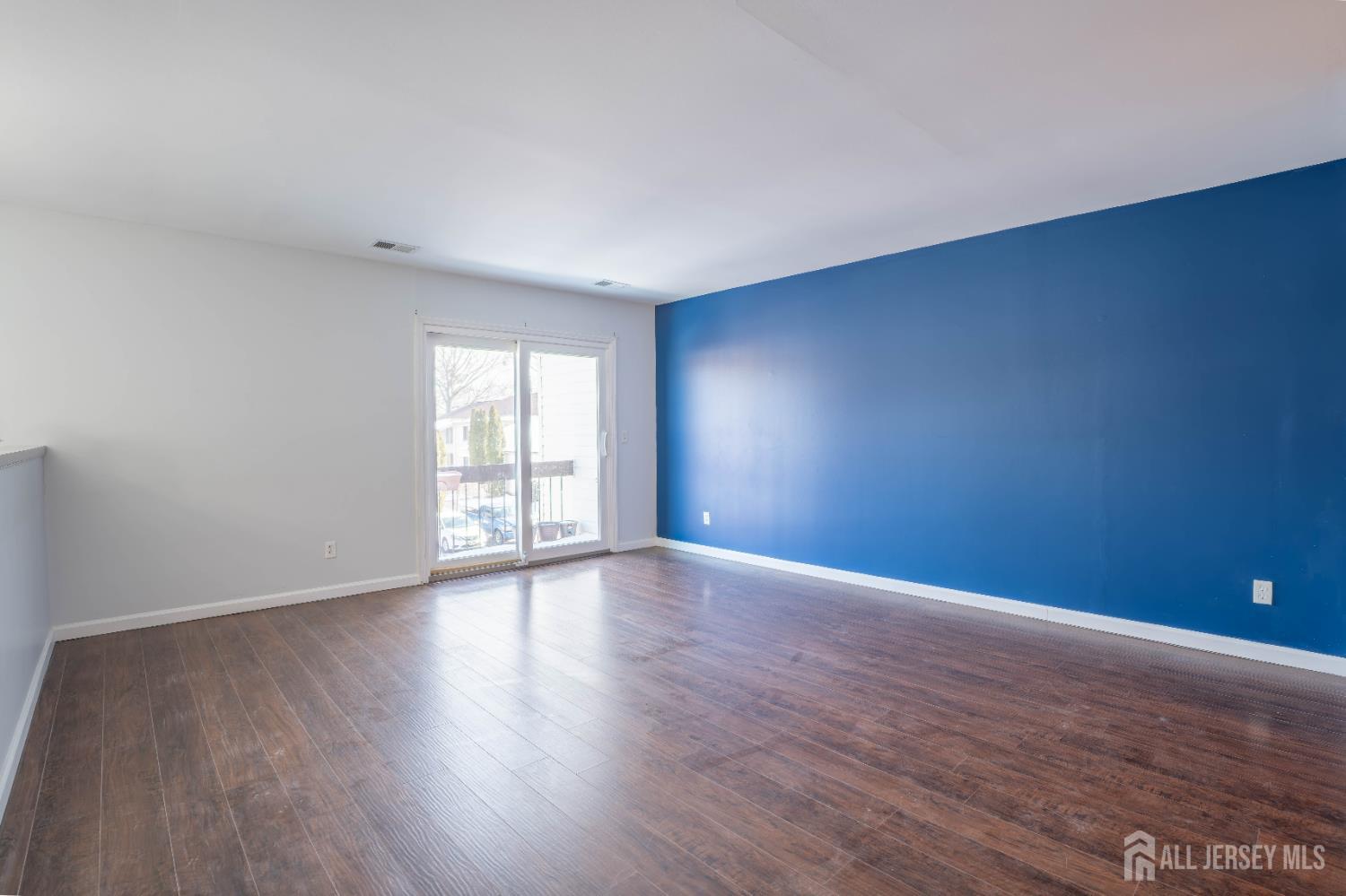 2-Z Avon, East Windsor, NJ, 08520